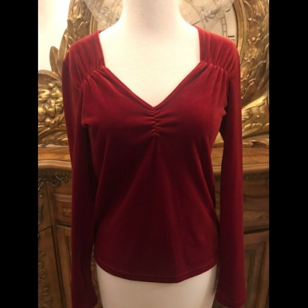Willi Smith. Dark Red Velour Long Sleeve Pullover Top. Bust 33" UnStretched B8